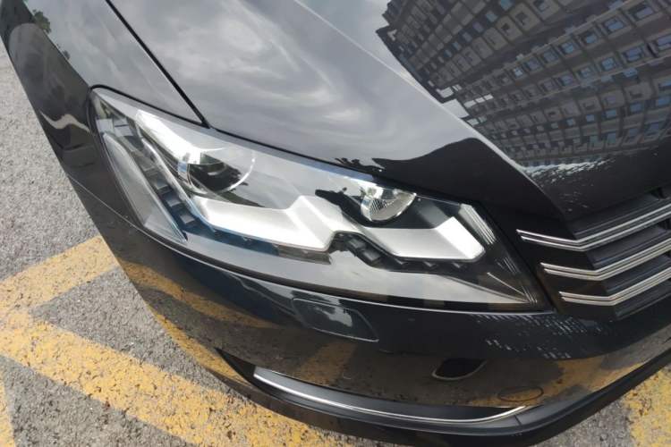 Used Volkswagen Passat 2014 1.8TSI DSG Prestige Edition Right Front Headlight