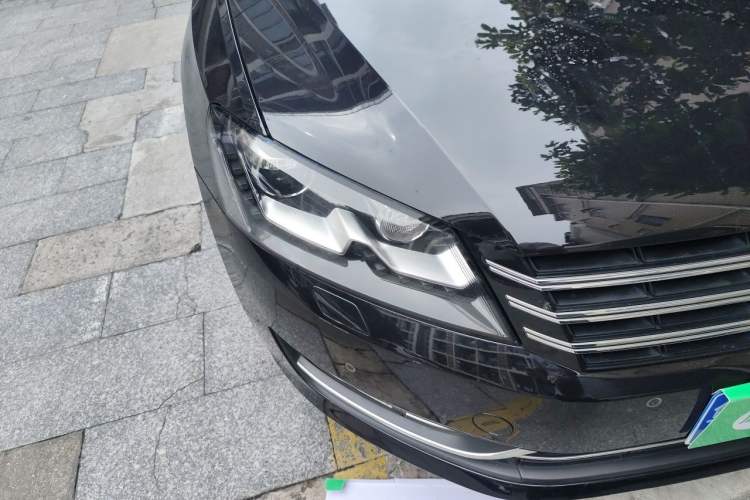 Used Volkswagen Passat 2014 1.8TSI DSG Prestige Edition Right Front Headlight