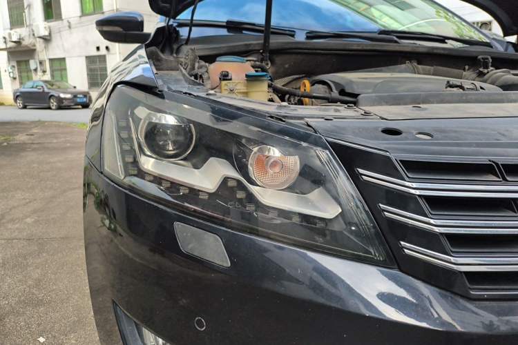 Used Volkswagen Passat 2014 1.8TSI DSG Prestige Edition Right Front Headlight