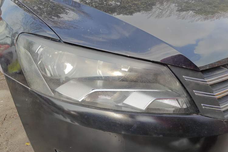 Used Volkswagen Passat 2014 1.4TSI Manual Prestige Edition Right Front Headlight