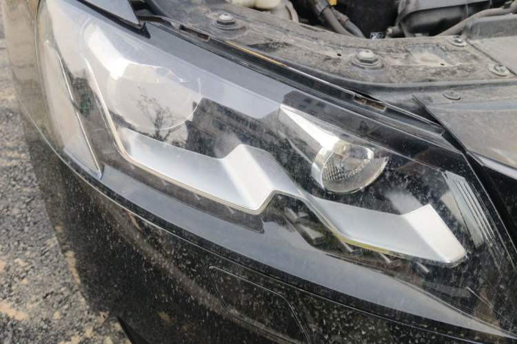 Used Volkswagen Passat 2014 1.8TSI DSG Prestige Navigation Edition Right Front Headlight
