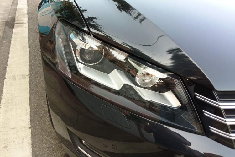 Used Volkswagen Passat 2014 2.0 TSI DSG Prestige Edition Right Front Headlight