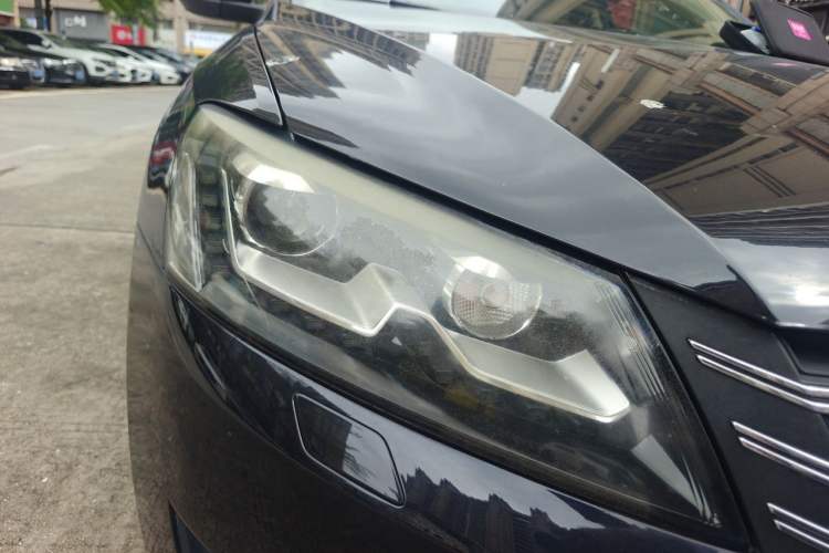 Used Volkswagen Passat 2014 1.8TSI DSG Prestige Edition Right Front Headlight