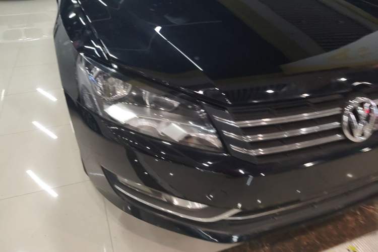 Used Volkswagen Passat 2014 1.8TSI DSG Prestige Edition Right Front Headlight