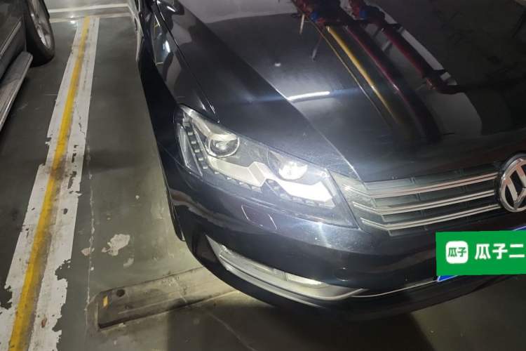 Used Volkswagen Passat 2014 1.8TSI DSG 30th Anniversary Edition Right Front Headlight