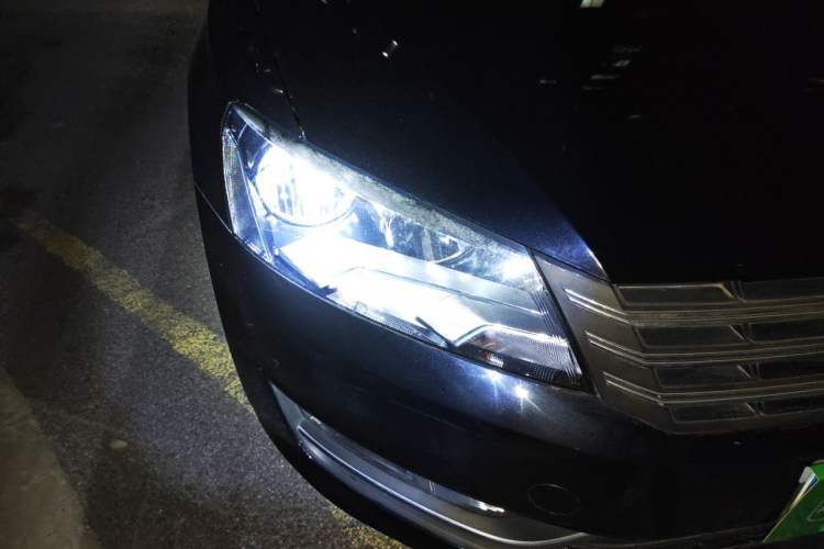 Used Volkswagen Passat 2014 1.8TSI DSG Prestige Edition Right Front Headlight
