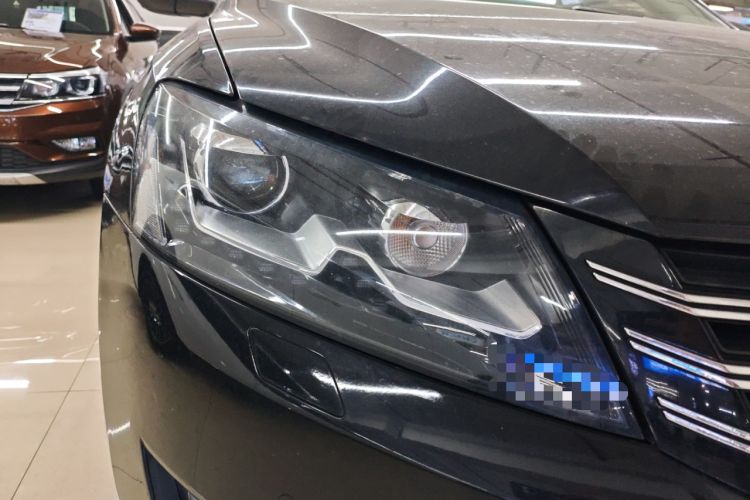 Used Volkswagen Passat 2014 2.0 TSI DSG Prestige Edition Right Front Headlight