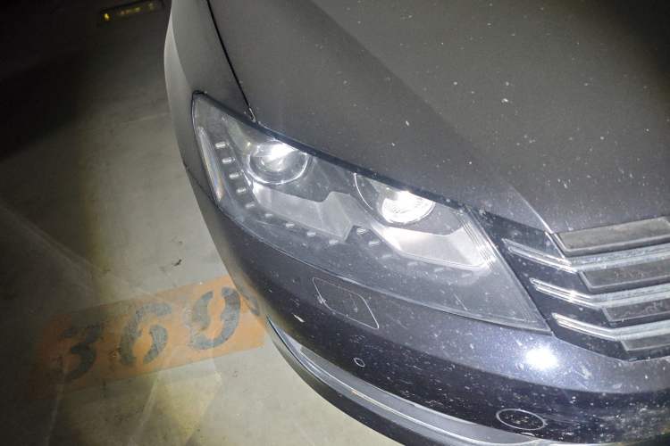Used Volkswagen Passat 2014 1.8TSI DSG Prestige Edition Right Front Headlight
