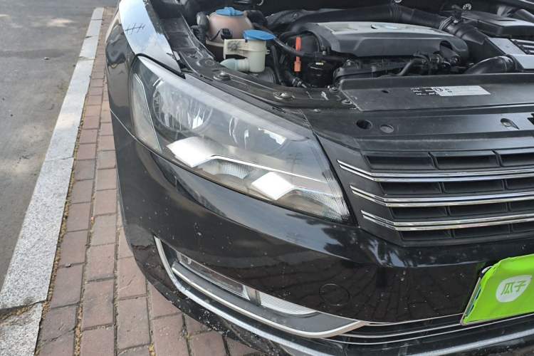 Used Volkswagen Passat 2014 1.8TSI DSG Prestige Edition Right Front Headlight