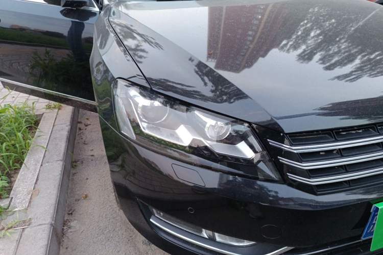 Used Volkswagen Passat 2014 1.8TSI DSG Prestige Navigation Edition Right Front Headlight