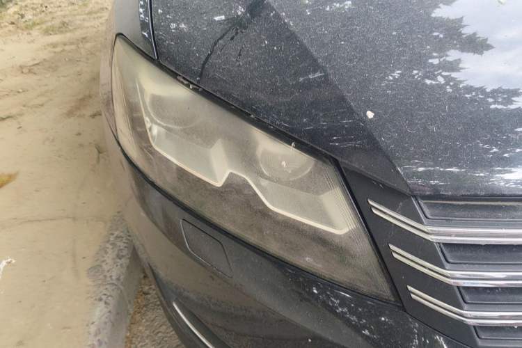 Used Volkswagen Passat 2014 1.8TSI DSG 30th Anniversary Edition Right Front Headlight