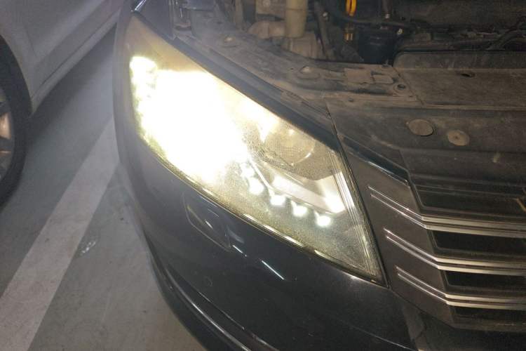 Used Volkswagen Passat 2014 1.8TSI DSG Prestige Edition Right Front Headlight