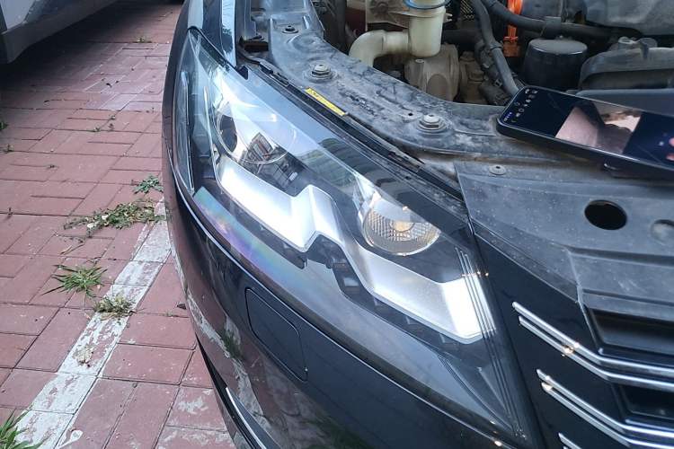 Used Volkswagen Passat 2014 2.0 TSI DSG Prestige Edition Right Front Headlight