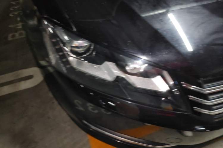 Used Volkswagen Passat 2014 2.0 TSI DSG Ultimate Edition Right Front Headlight
