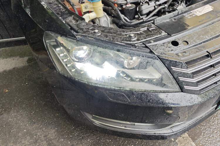 Used Volkswagen Passat 2014 1.8TSI DSG Prestige Navigation Edition Right Front Headlight