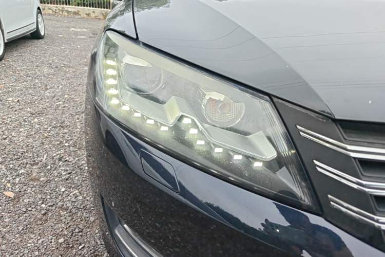 Used Volkswagen Passat 2014 1.8TSI DSG Prestige Edition Right Front Headlight