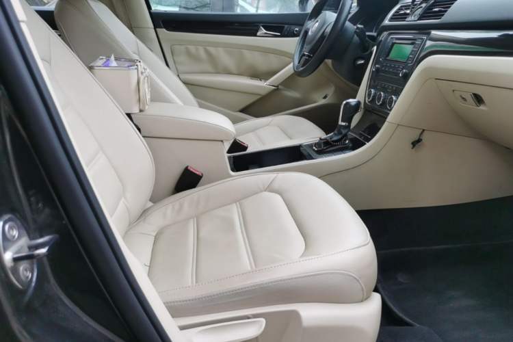 Used Volkswagen Passat 2014 1.8TSI DSG Prestige Edition Right Front Seat