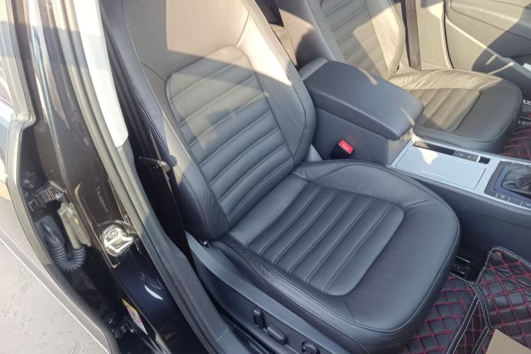 Used Volkswagen Passat 2014 1.8TSI DSG Prestige Edition Right Front Seat