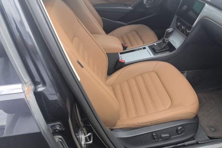 Used Volkswagen Passat 2014 1.8TSI DSG Prestige Edition Right Front Seat
