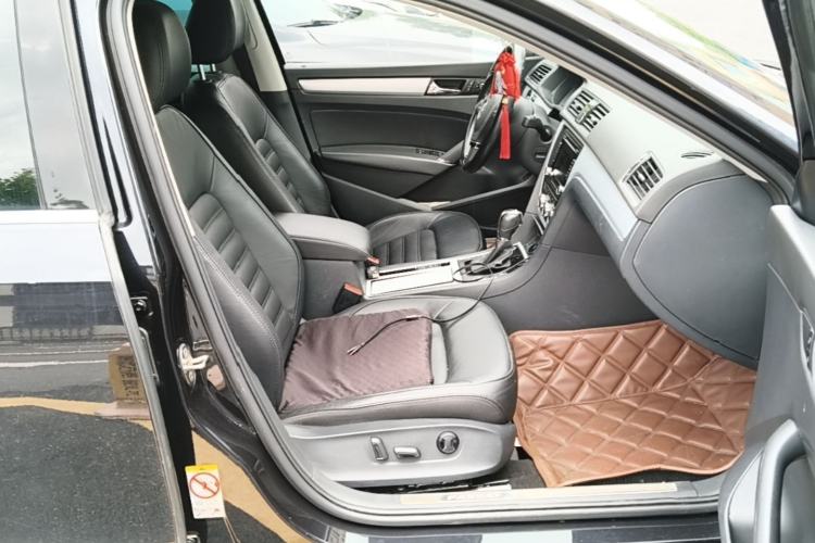 Used Volkswagen Passat 2014 1.8TSI DSG Prestige Edition Right Front Seat