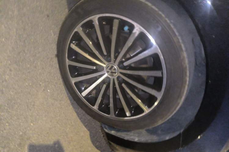 Used Volkswagen Passat 2014 2.0 TSI DSG Prestige Edition Right Front Wheel Hub