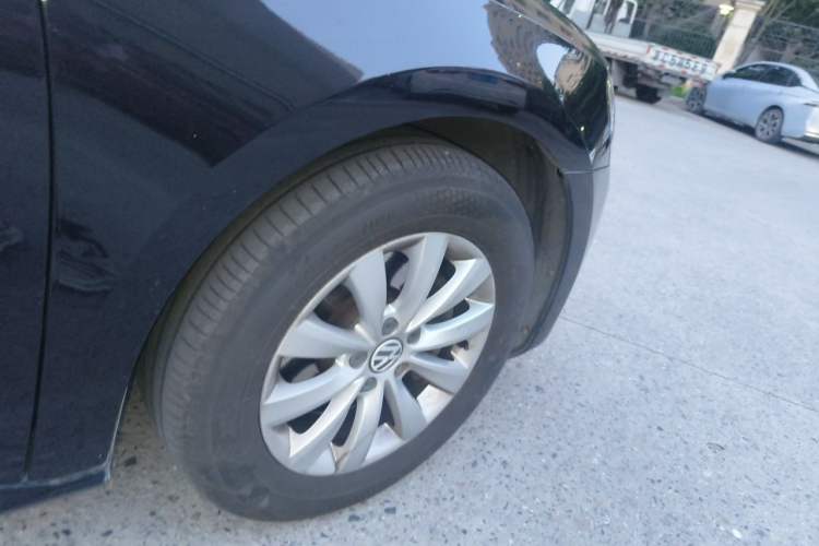 Used Volkswagen Passat 2014 1.8TSI DSG Prestige Edition Right Front Wheel Hub