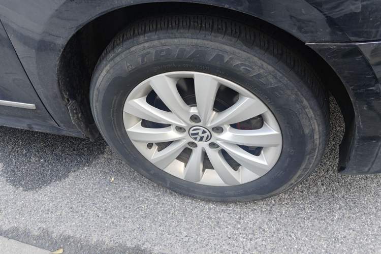 Used Volkswagen Passat 2014 1.8TSI DSG Prestige Edition Right Front Wheel Hub