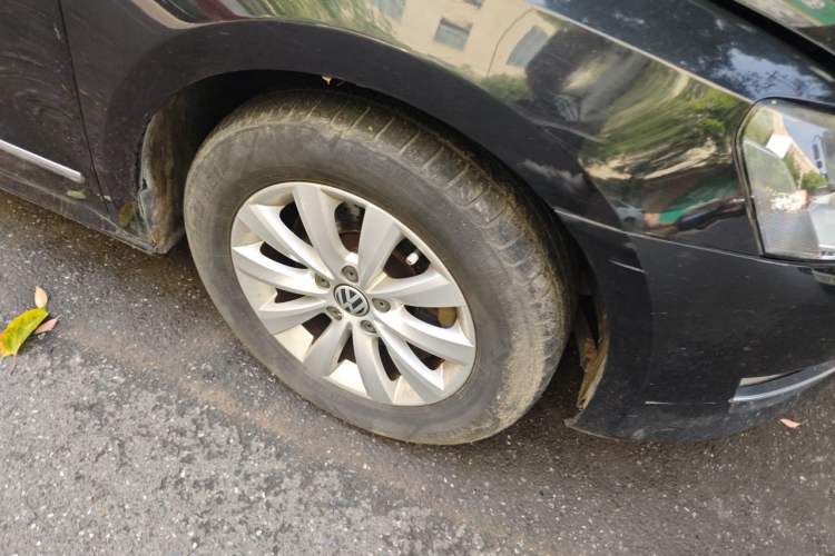 Used Volkswagen Passat 2014 1.8TSI DSG Prestige Edition Right Front Wheel Hub