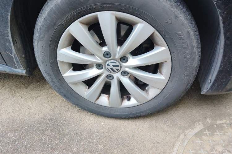 Used Volkswagen Passat 2014 1.8TSI DSG Prestige Edition Right Front Wheel Hub