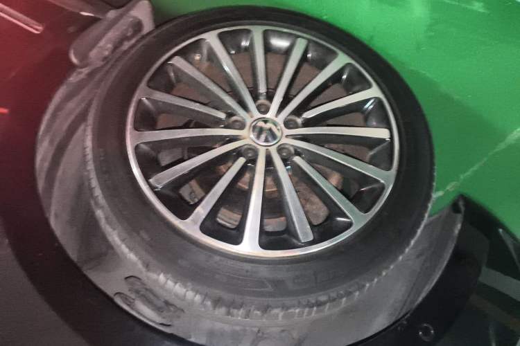 Used Volkswagen Passat 2014 2.0 TSI DSG Ultimate Edition Right Front Wheel Hub