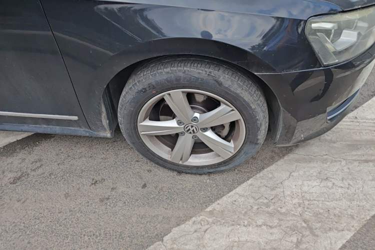 Used Volkswagen Passat 2014 1.8TSI DSG Prestige Edition Right Front Wheel Hub