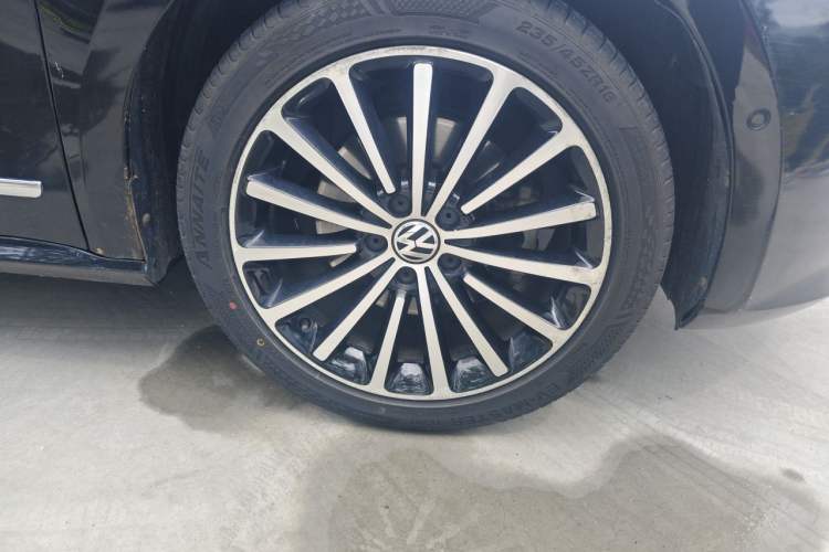 Used Volkswagen Passat 2014 2.0 TSI DSG Ultimate Edition Right Front Wheel Hub