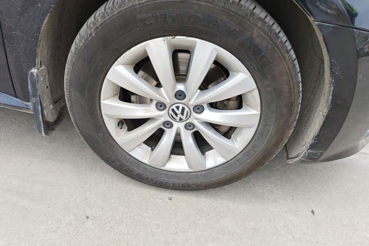 Used Volkswagen Passat 2014 1.8TSI DSG Prestige Edition Right Front Wheel Hub