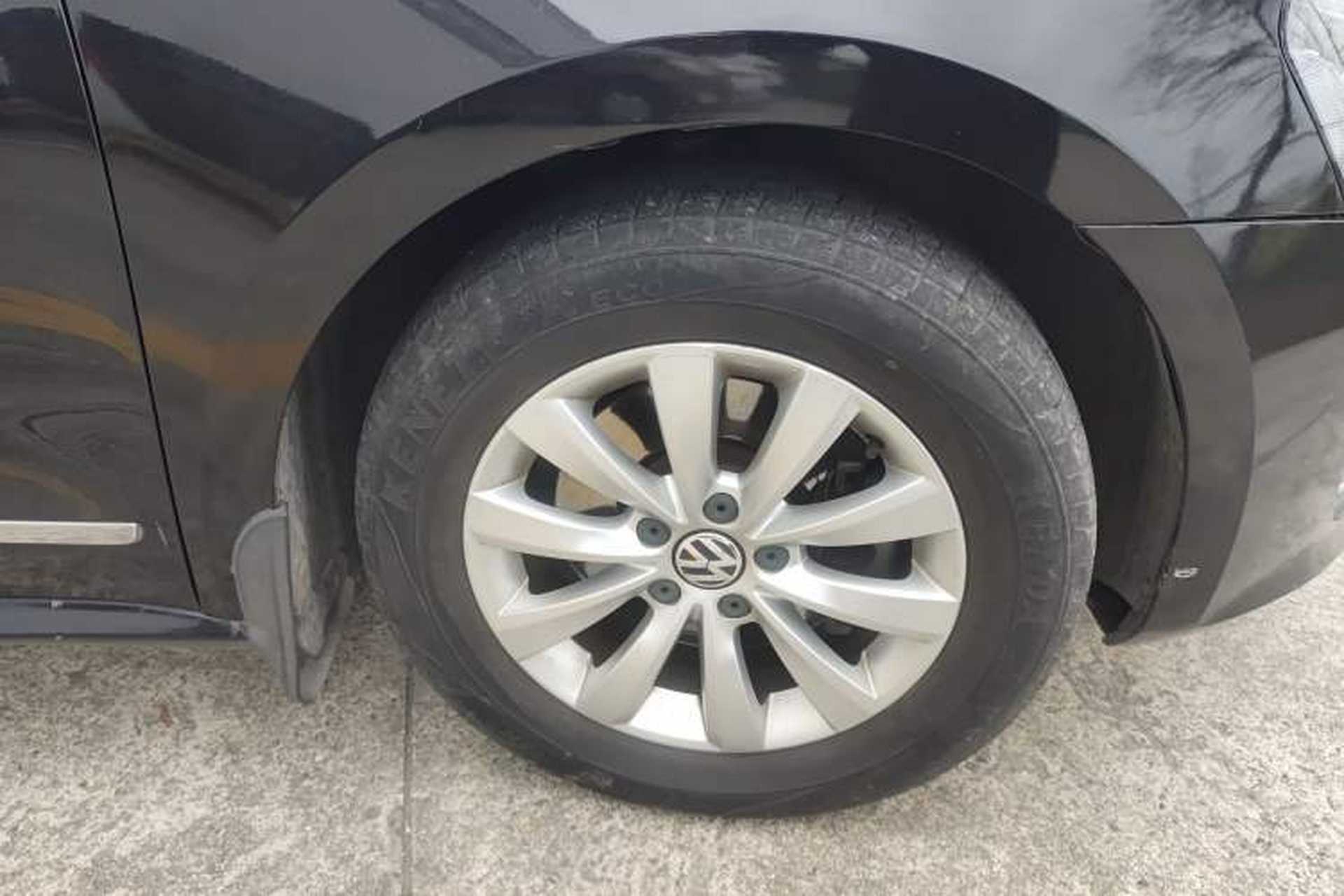Used Volkswagen Passat 2014 1.8TSI DSG Prestige Edition Right Front Wheel Hub