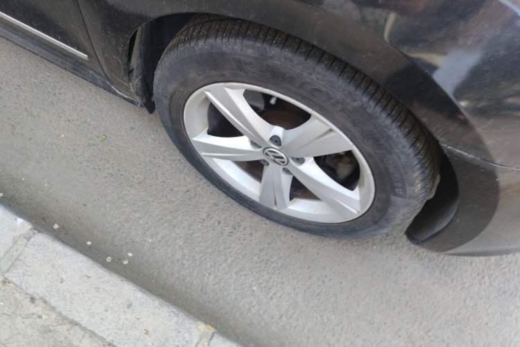 Used Volkswagen Passat 2014 2.0 TSI DSG Prestige Edition Right Front Wheel Hub