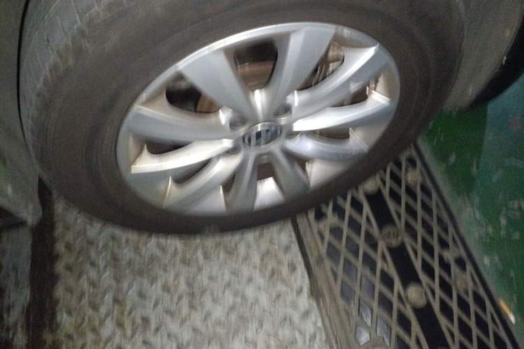 Used Volkswagen Passat 2014 1.8TSI DSG Prestige Edition Right Front Wheel Hub