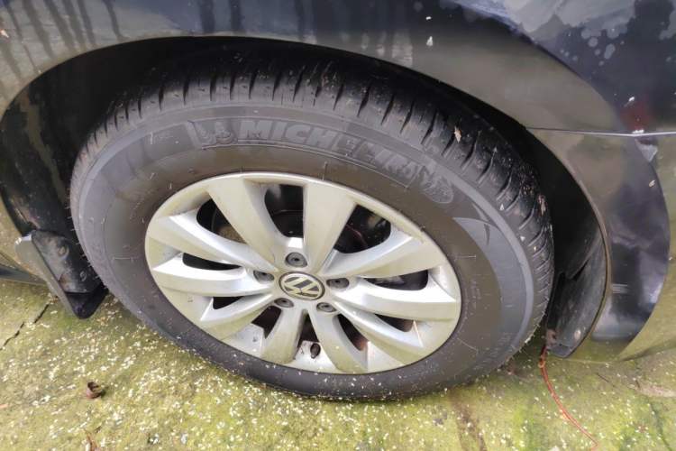 Used Volkswagen Passat 2014 1.4TSI DSG Prestige Edition Right Front Wheel Hub