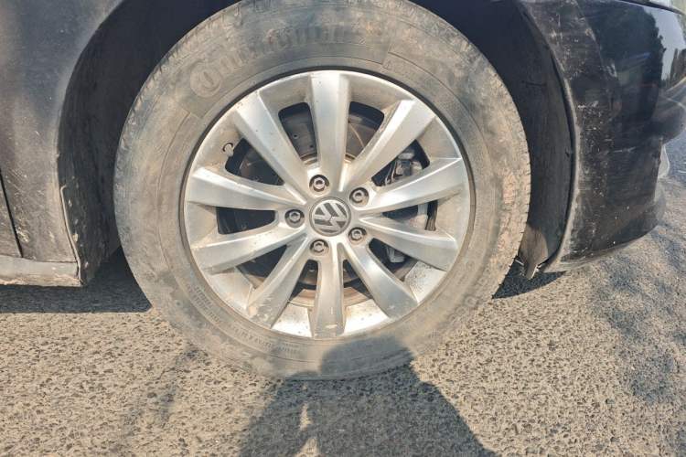 Used Volkswagen Passat 2014 1.4TSI DSG Prestige Edition Right Front Wheel Hub