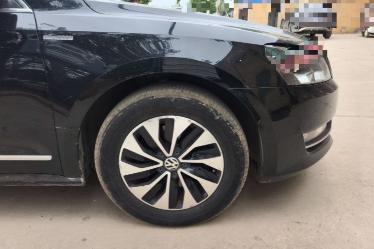 Used Volkswagen Passat 2014 1.4TSI DSG BlueMotion Technology Edition Right Front Wheel Hub