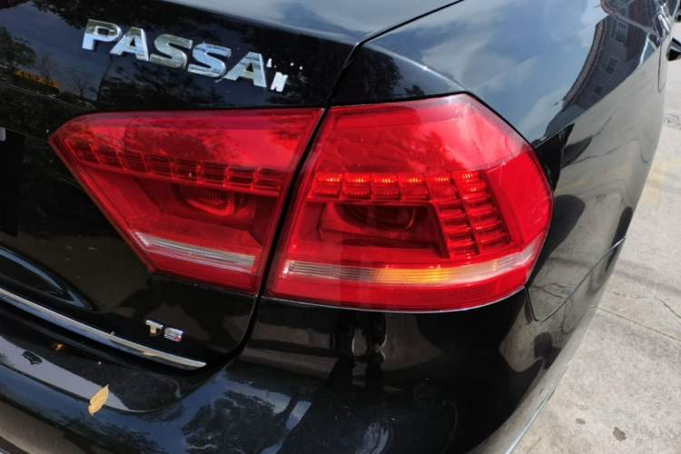 Used Volkswagen Passat 2014 1.8TSI DSG Prestige Edition Right Rear Taillight