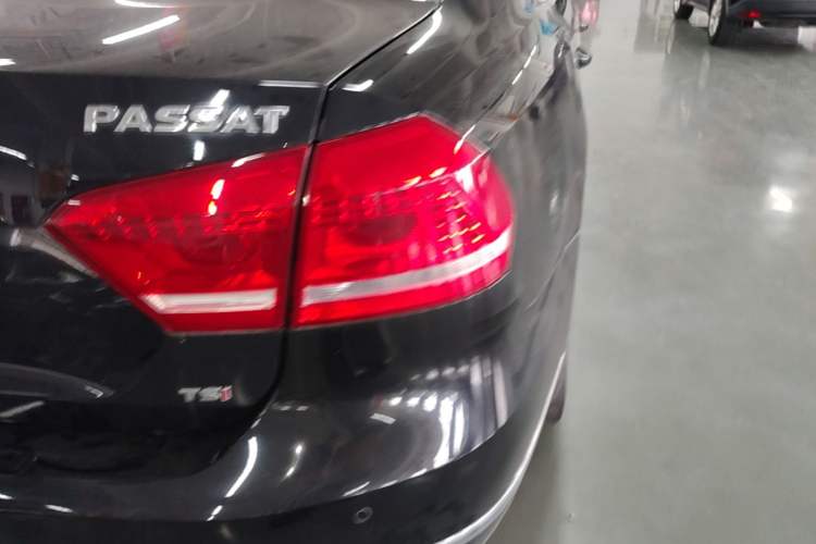 Used Volkswagen Passat 2014 1.4TSI Manual Prestige Edition Right Rear Taillight