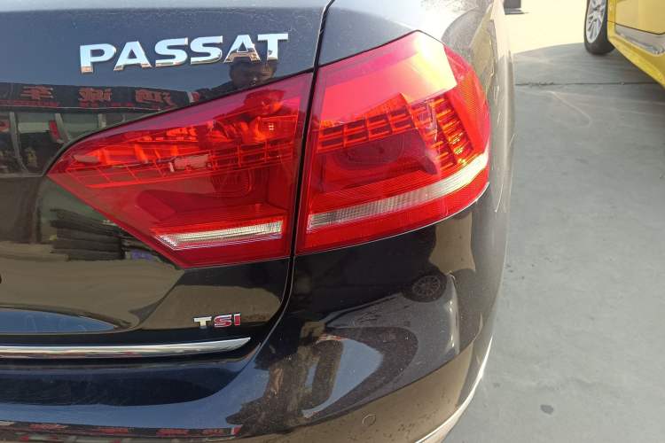 Used Volkswagen Passat 2014 1.8TSI DSG Prestige Edition Right Rear Taillight