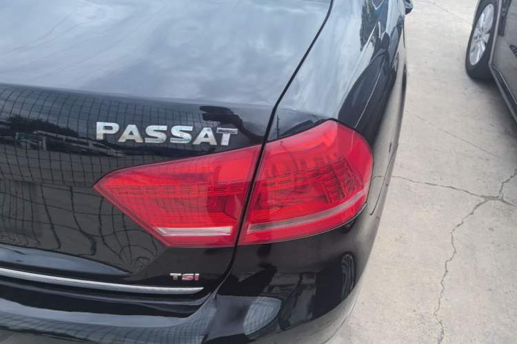 Used Volkswagen Passat 2014 1.8TSI DSG Prestige Edition Right Rear Taillight