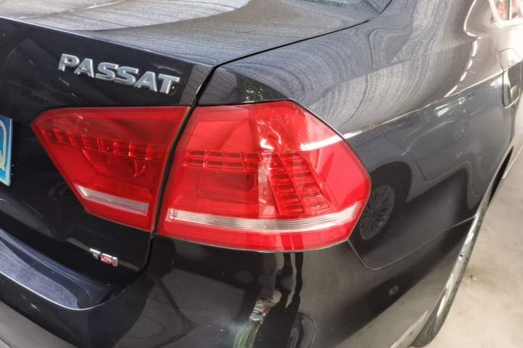 Used Volkswagen Passat 2014 1.8TSI DSG Prestige Edition Right Rear Taillight