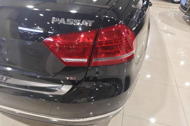 Used Volkswagen Passat 2014 1.8TSI DSG Prestige Edition Right Rear Taillight