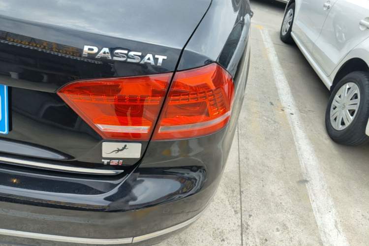 Used Volkswagen Passat 2014 1.8TSI DSG Prestige Edition Right Rear Taillight