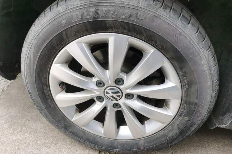 Used Volkswagen Passat 2014 1.8TSI DSG Prestige Edition Right Rear Wheel Hub