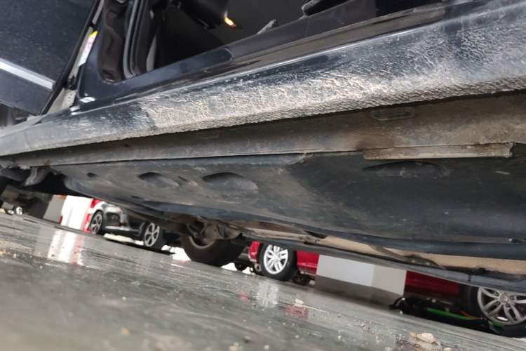 Used Volkswagen Passat 2014 1.4TSI Manual Prestige Edition Right Side Sill