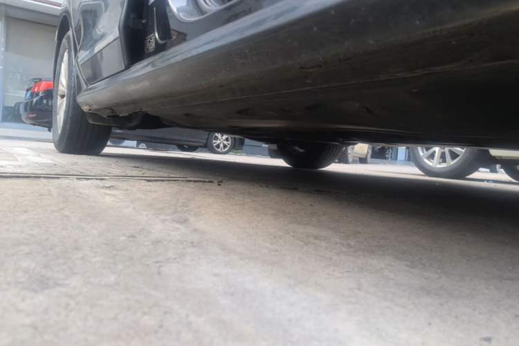 Used Volkswagen Passat 2014 1.8TSI DSG Prestige Navigation Edition Right Side Sill