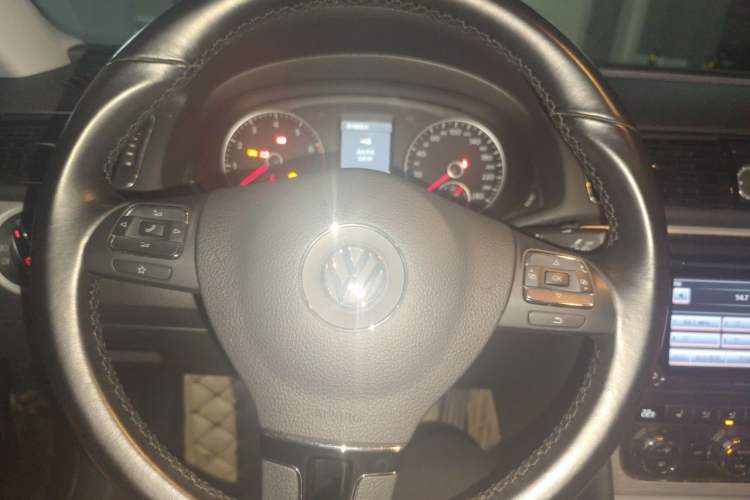 Used Volkswagen Passat 2014 1.8TSI DSG Prestige Edition Steering Wheel
